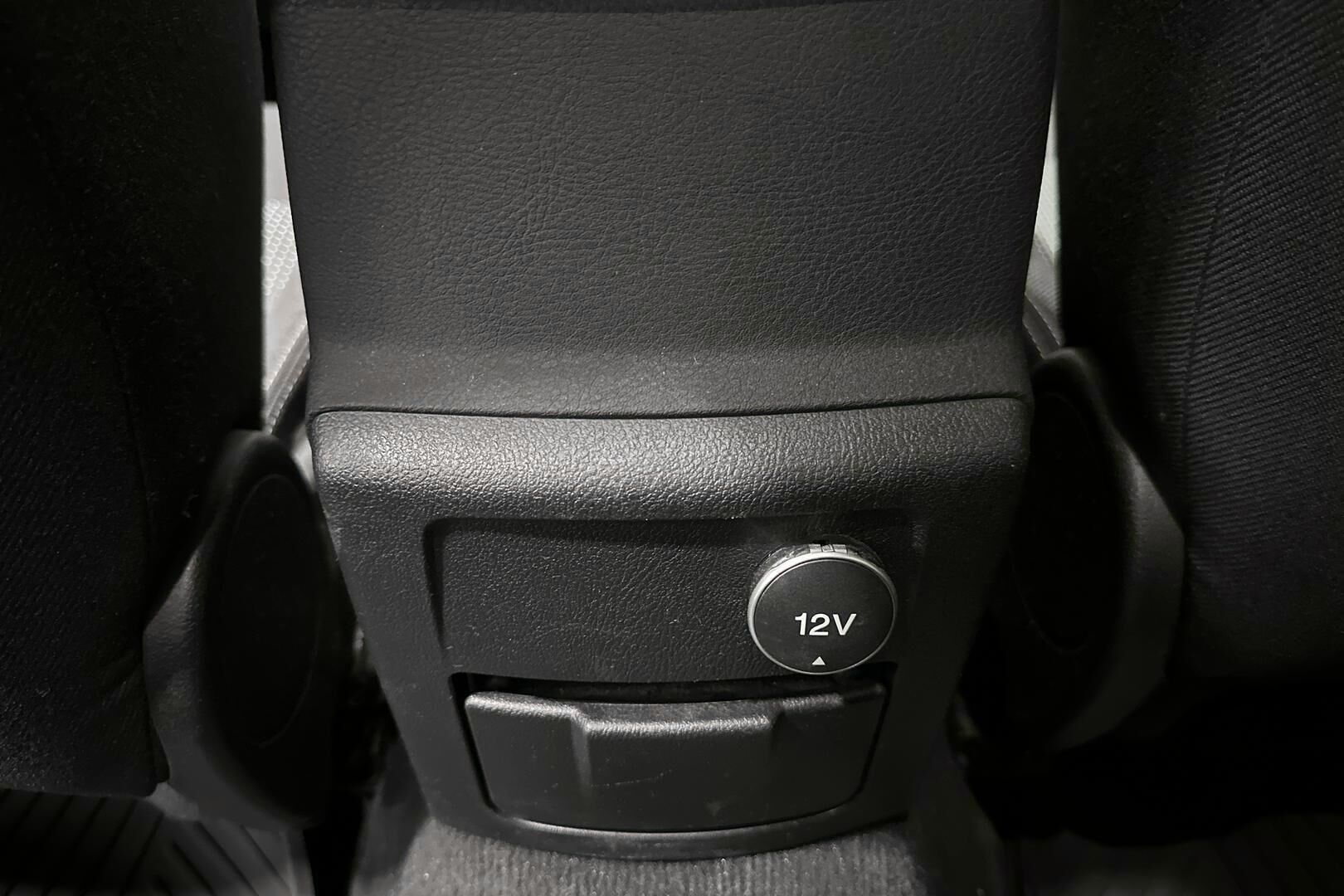 Ford Mondeo iso kuva 27