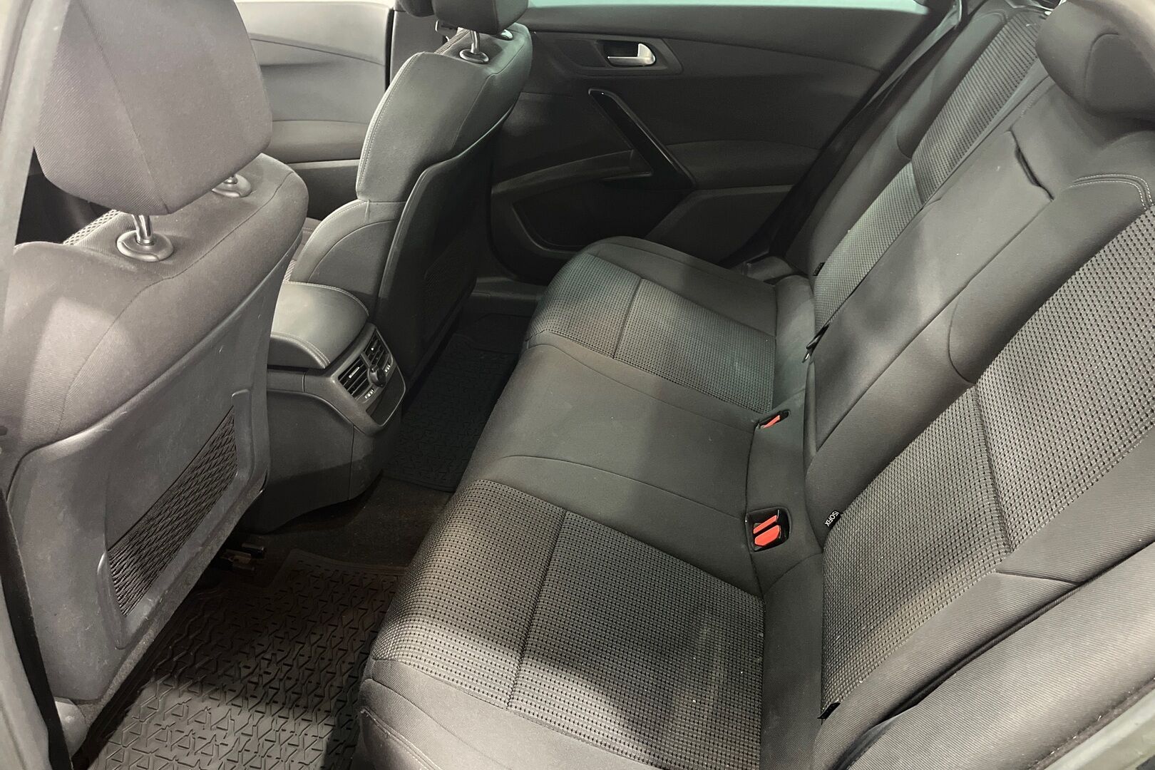 Peugeot 508 iso kuva 8