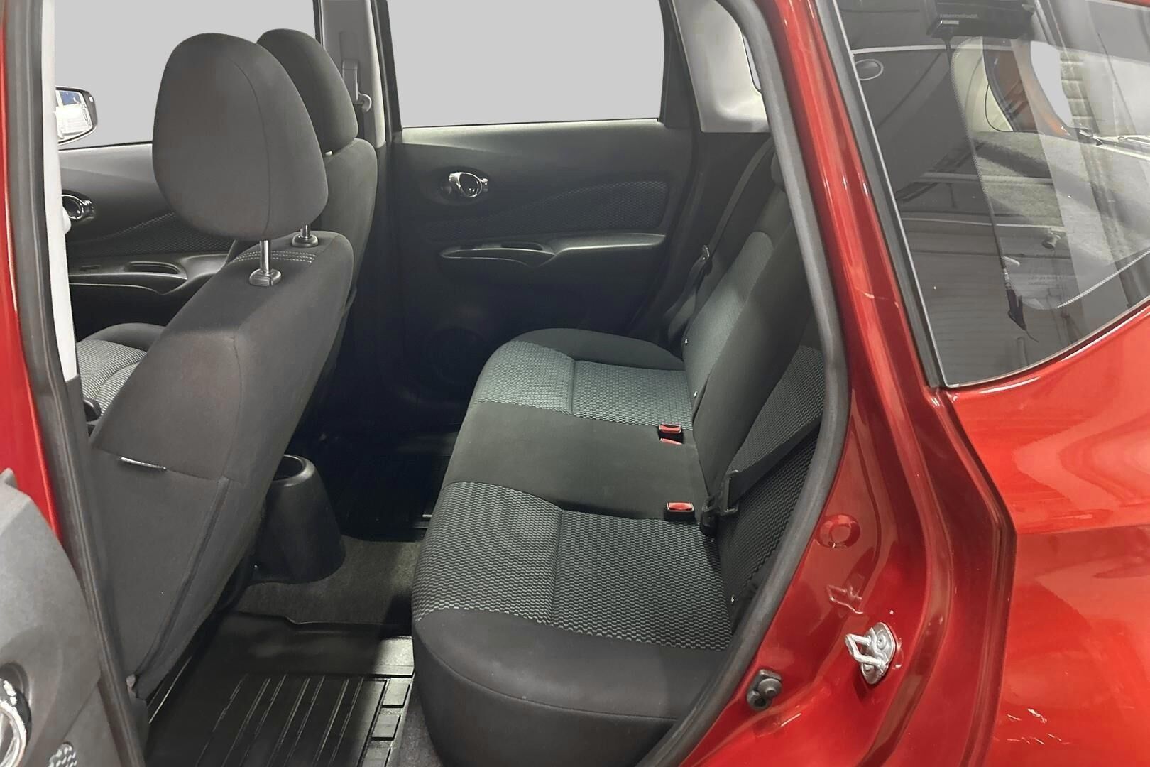 Nissan Note iso kuva 10