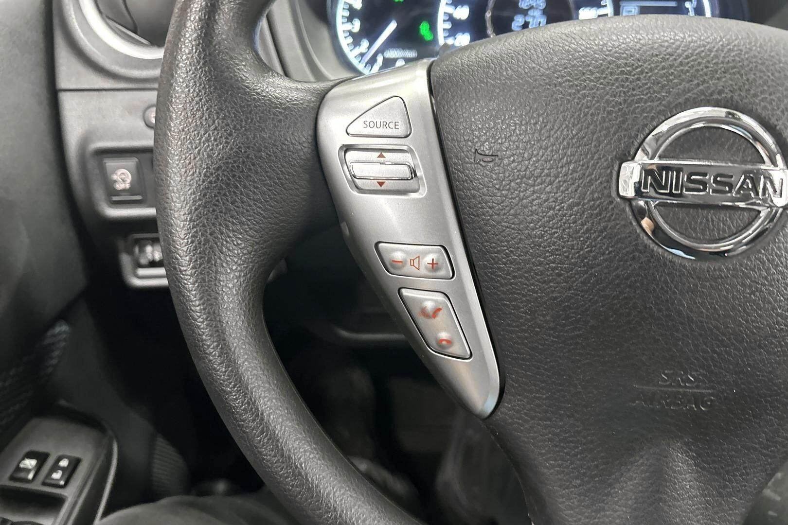 Nissan Note iso kuva 15