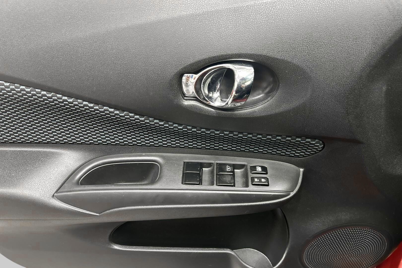 Nissan Note iso kuva 21