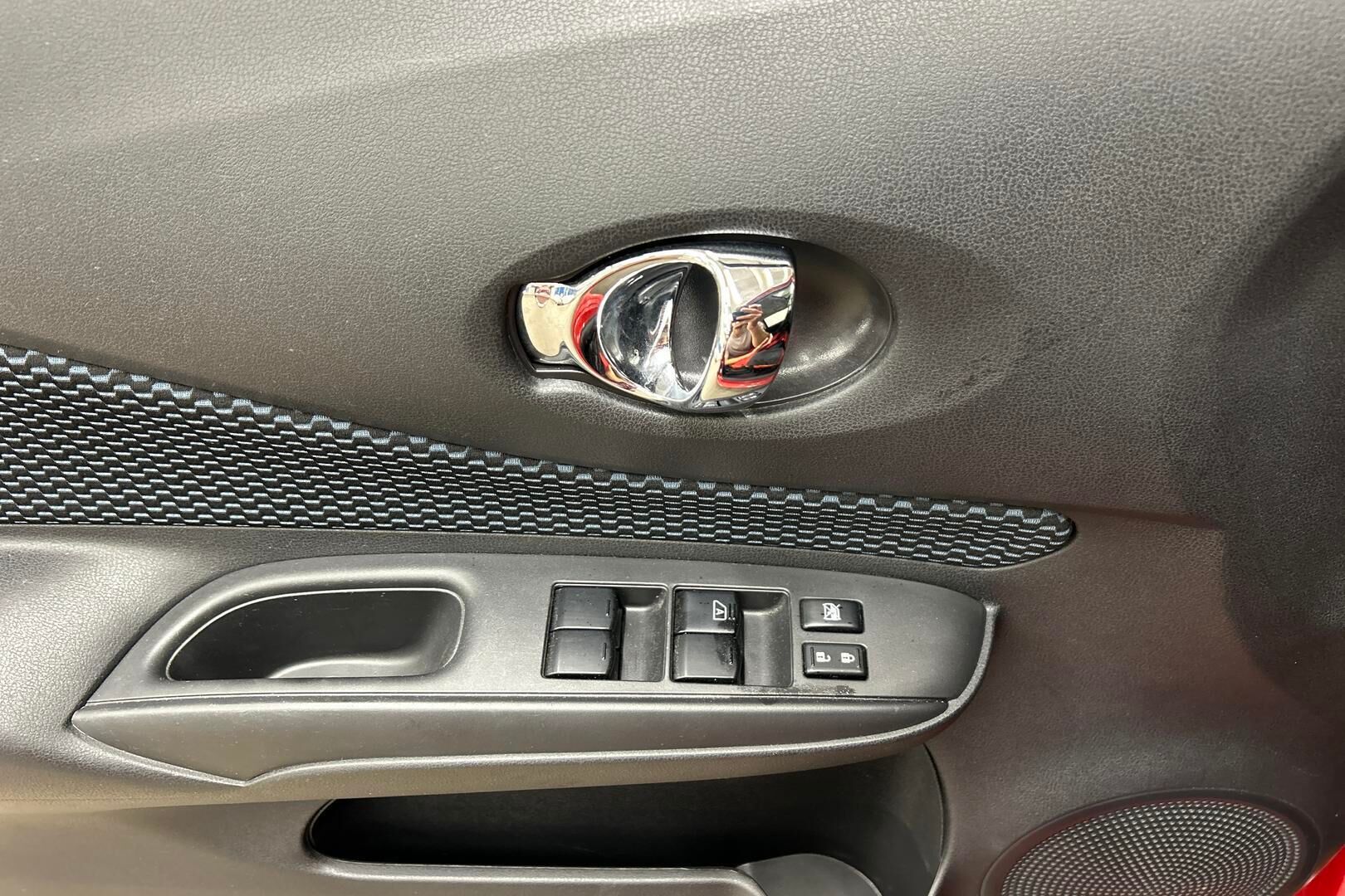 Nissan Note iso kuva 22
