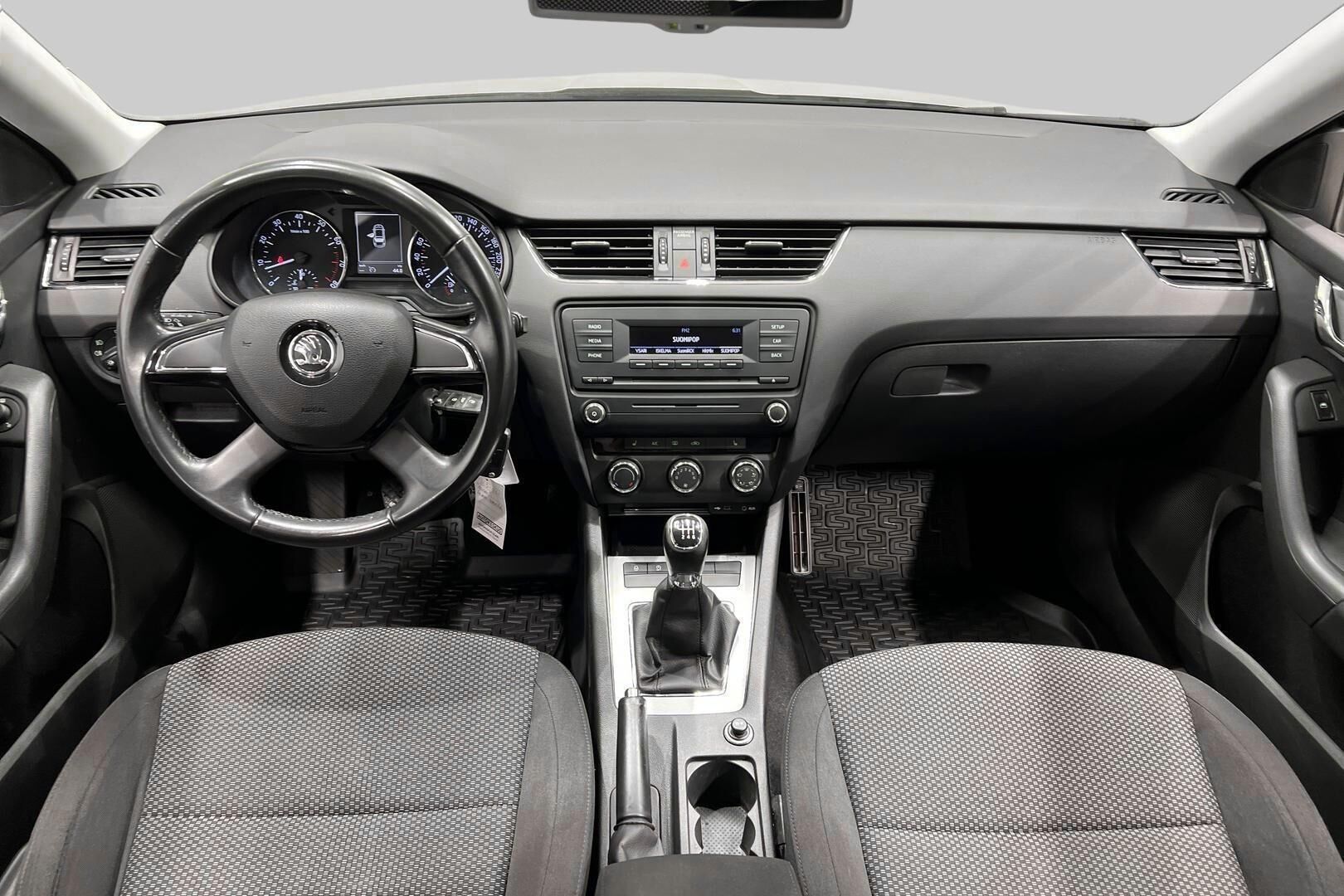 Skoda Octavia iso kuva 23