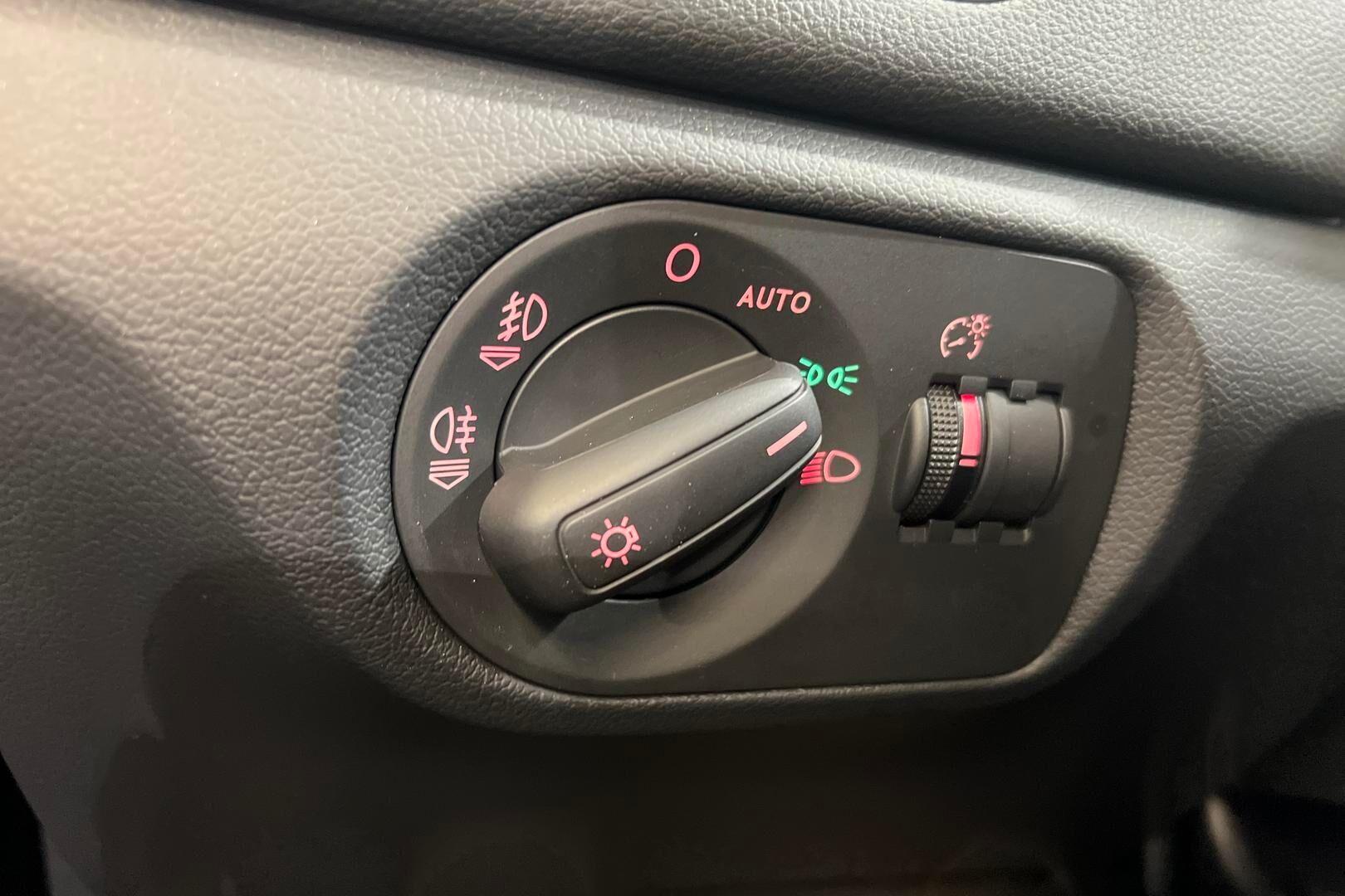 Audi Q3 iso kuva 24