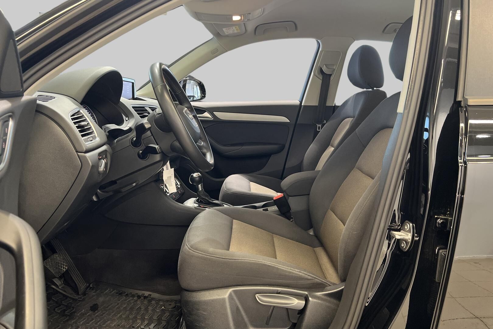 Audi Q3 iso kuva 9