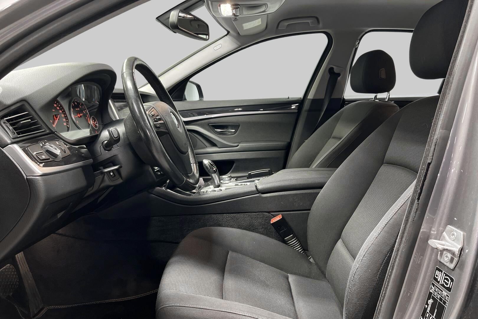 BMW 5-sarja iso kuva 9