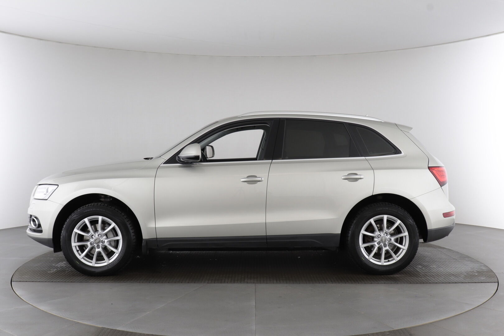 Audi Q5 iso kuva 1