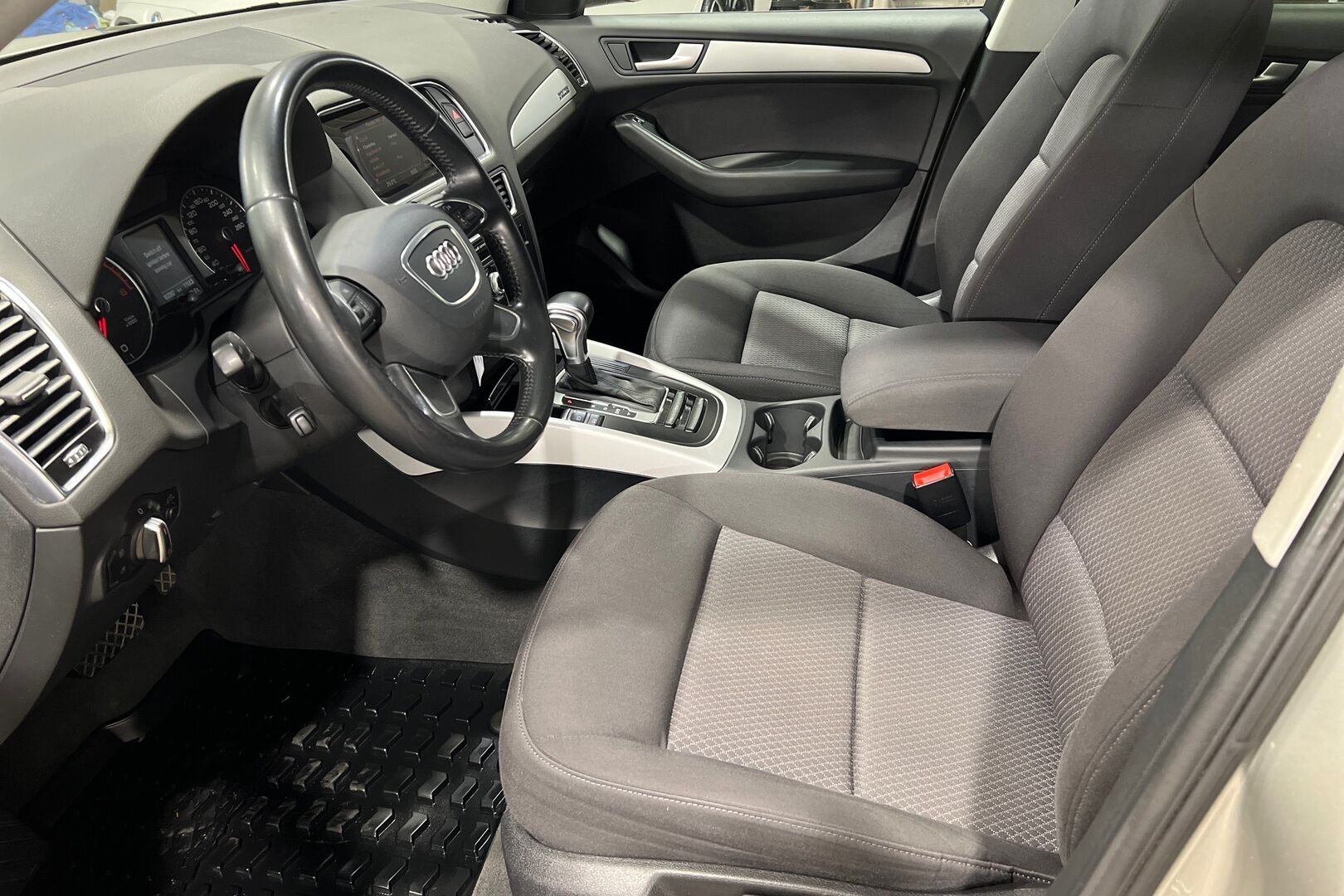 Audi Q5 iso kuva 10