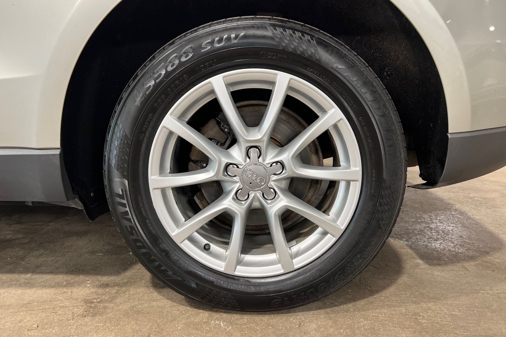 Audi Q5 iso kuva 12