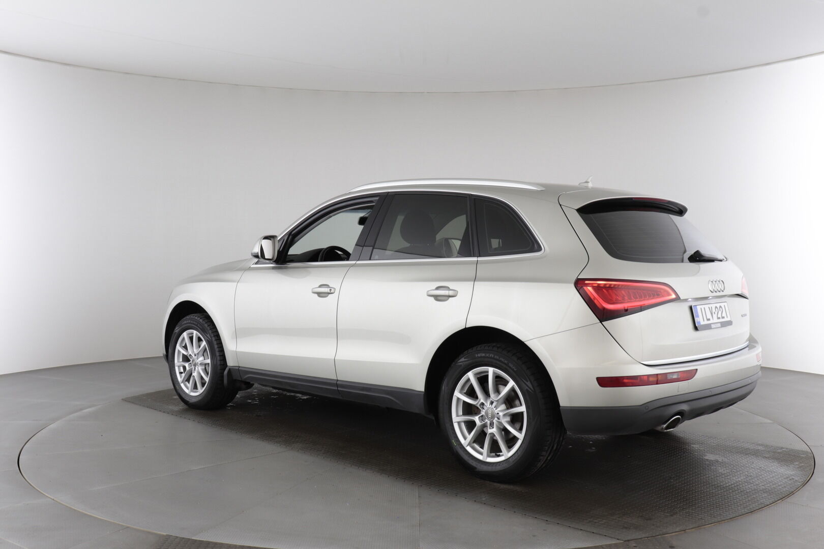 Audi Q5 iso kuva 2