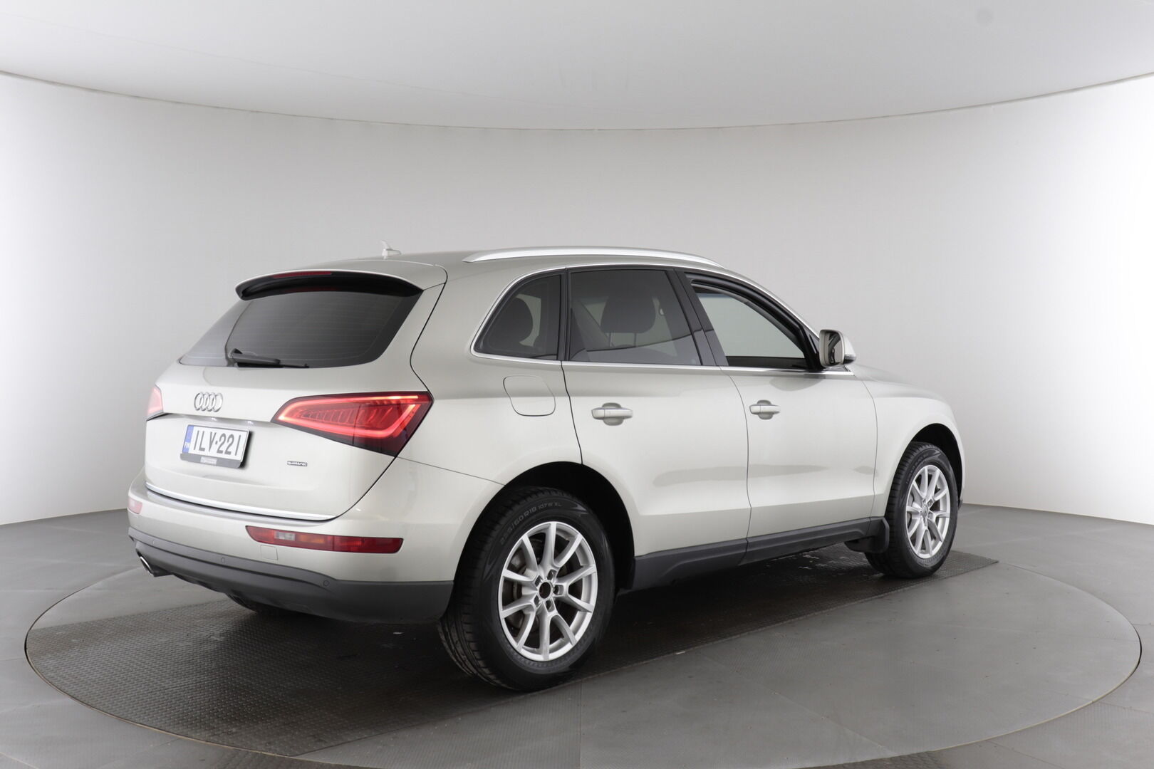 Audi Q5 iso kuva 4