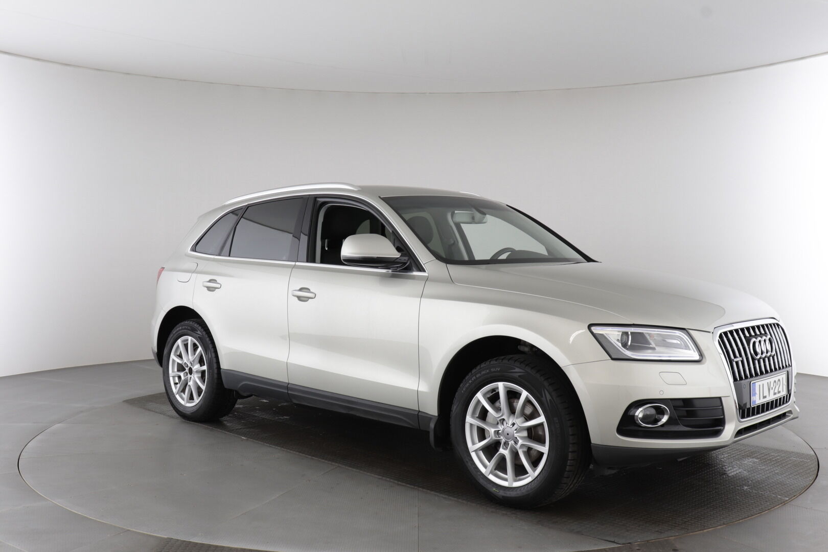 Audi Q5 iso kuva 6