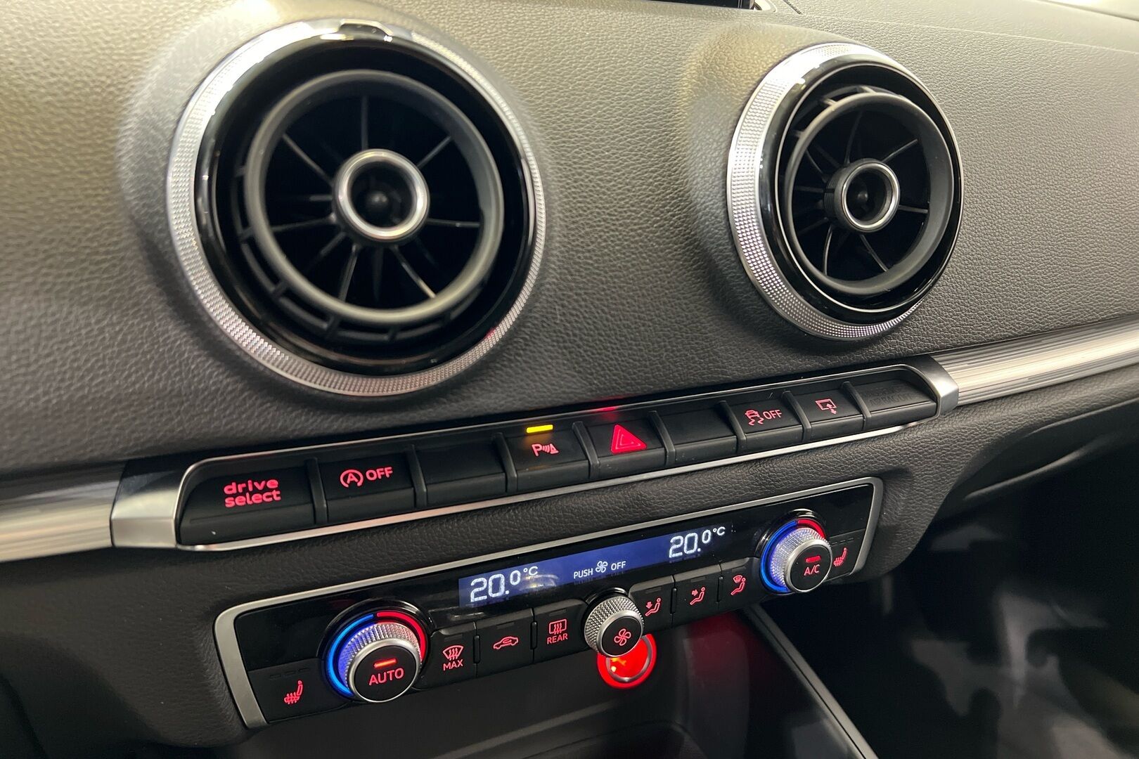 Audi A3 iso kuva 16