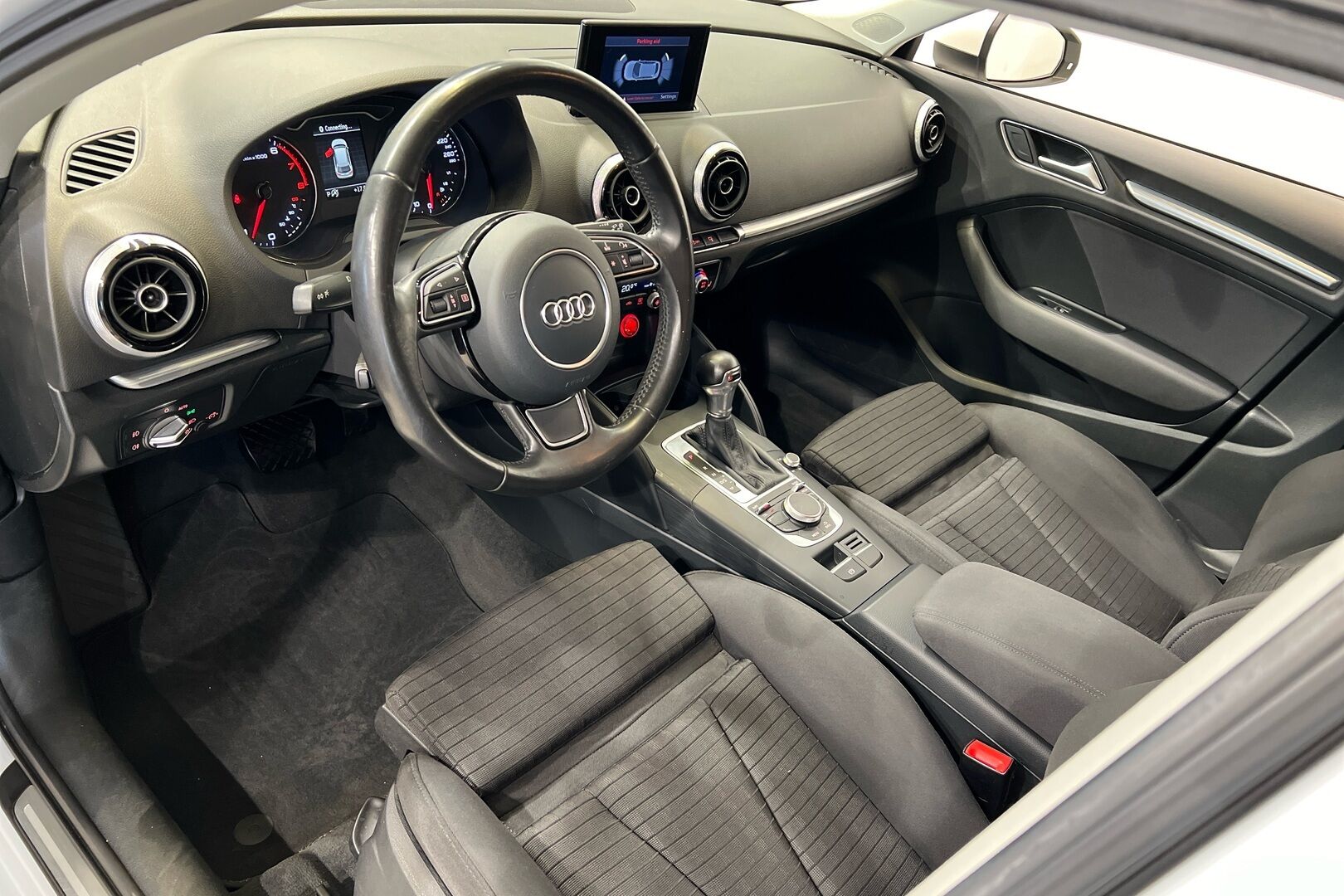 Audi A3 iso kuva 6