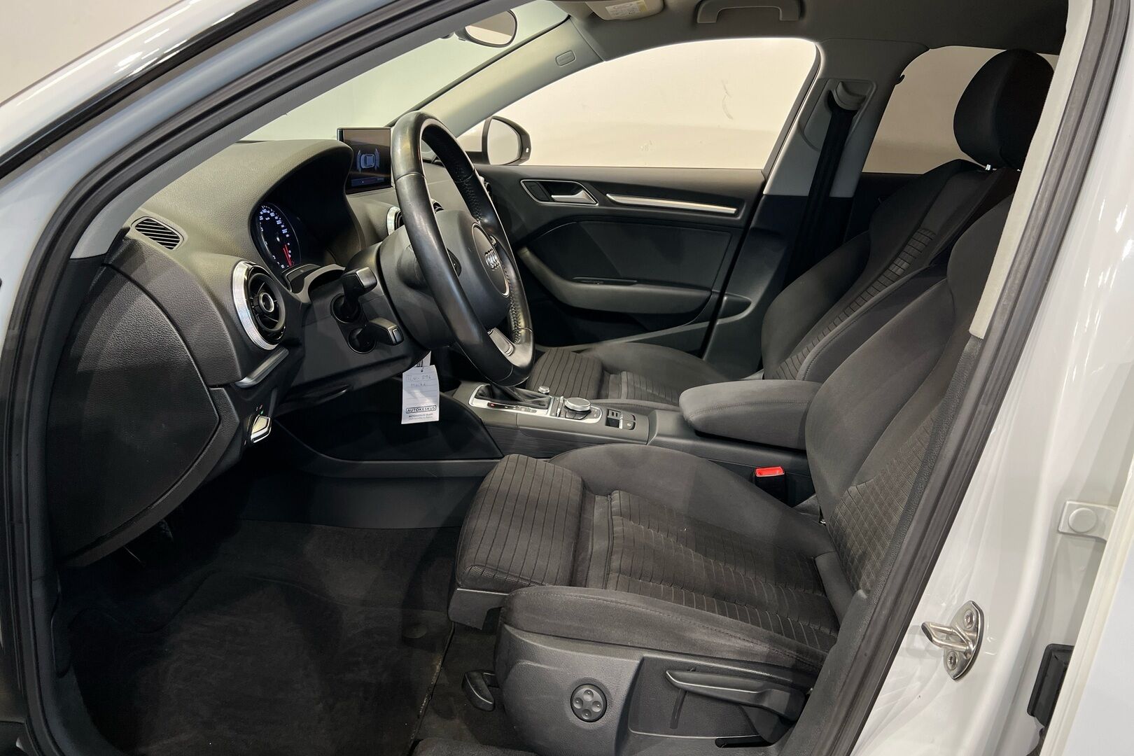 Audi A3 iso kuva 7