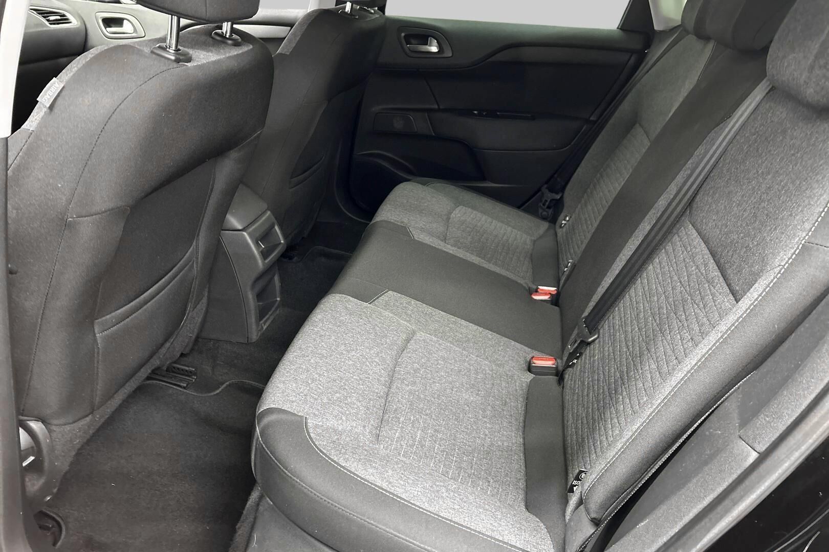 Citroen C4 iso kuva 3