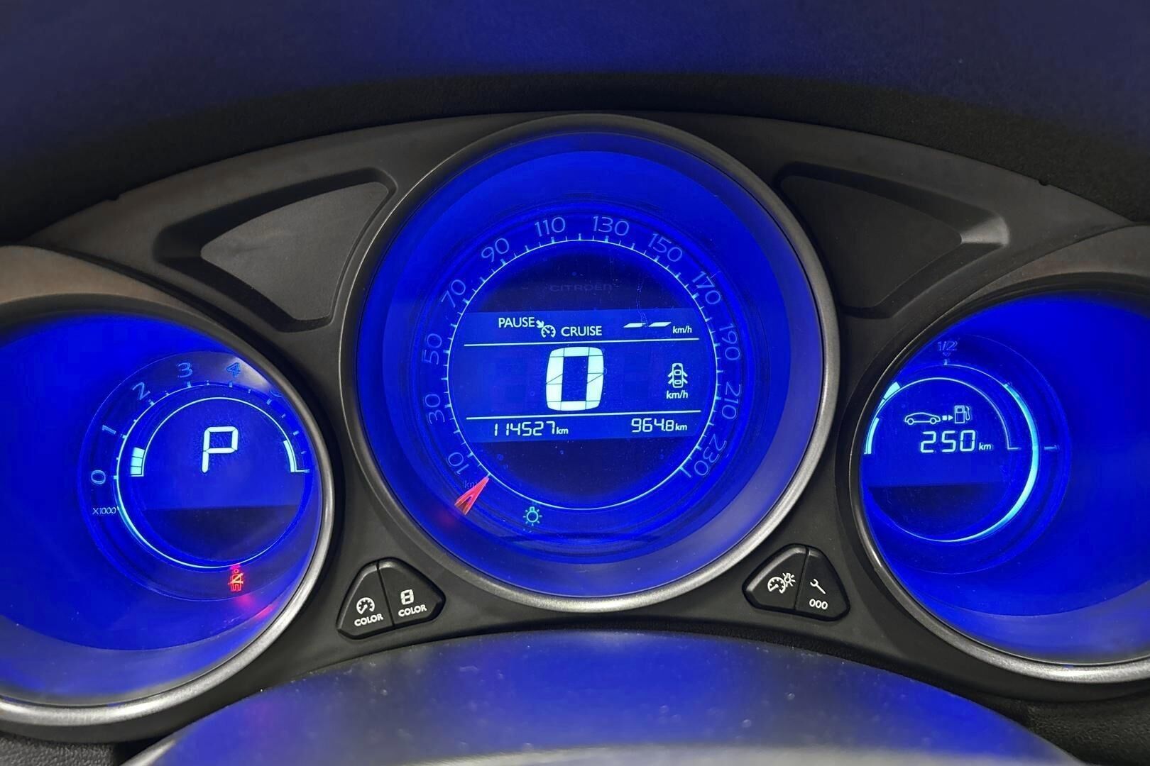 Citroen C4 iso kuva 5
