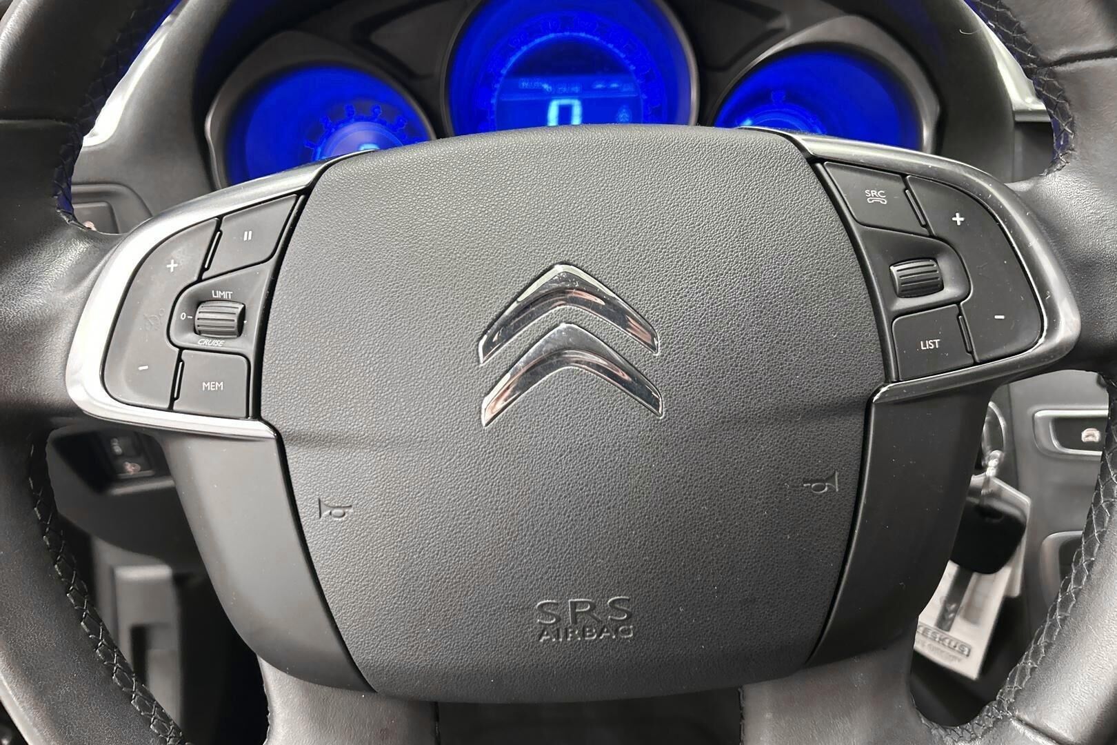Citroen C4 iso kuva 20