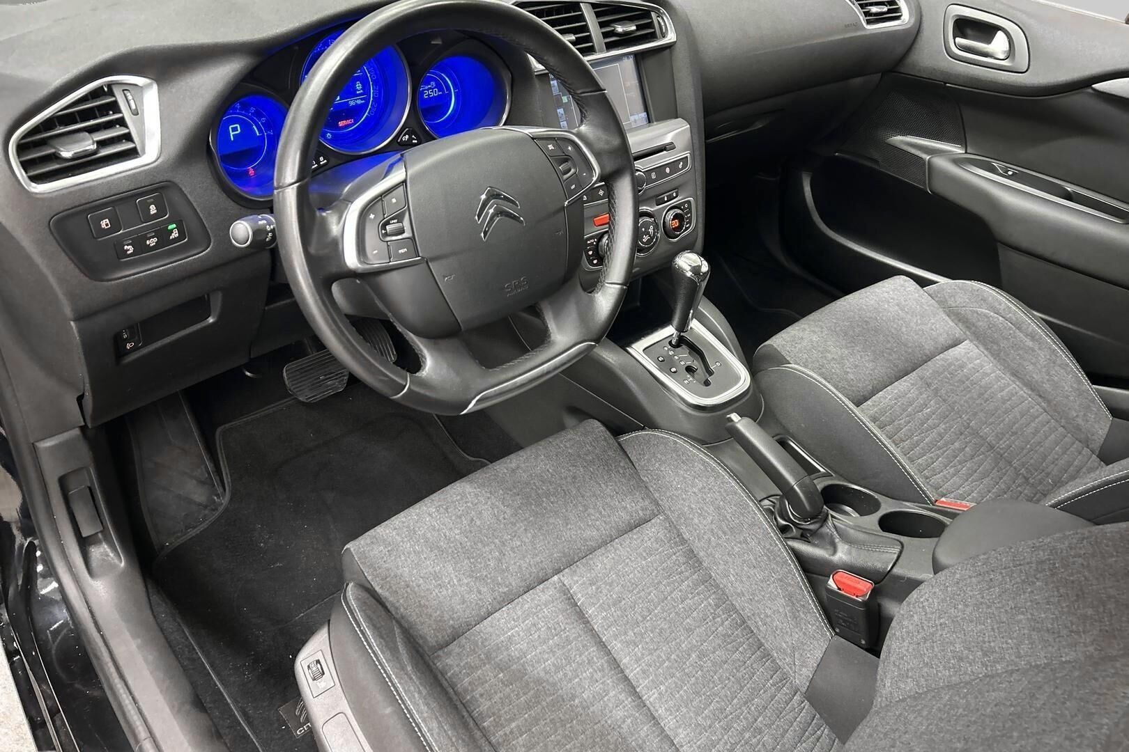 Citroen C4 iso kuva 14