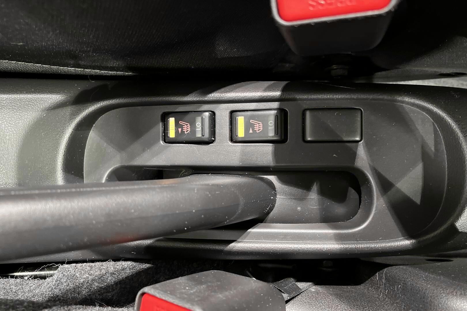 Nissan Micra iso kuva 18