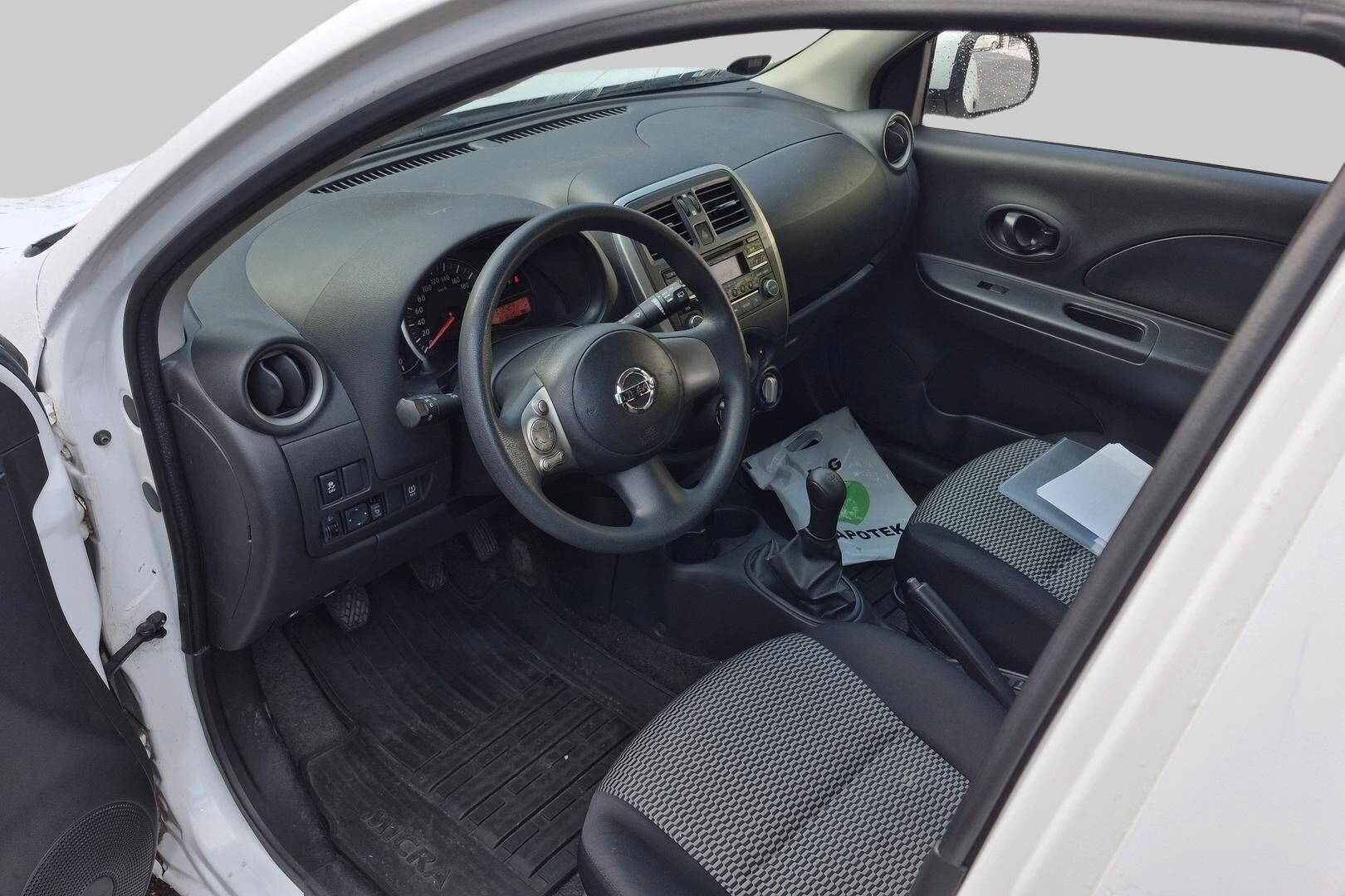 Nissan Micra iso kuva 2