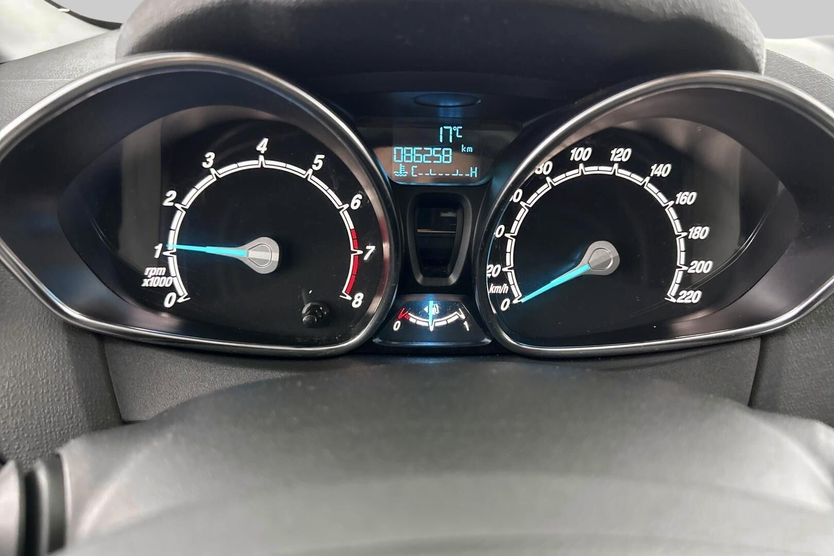 Ford Fiesta iso kuva 32