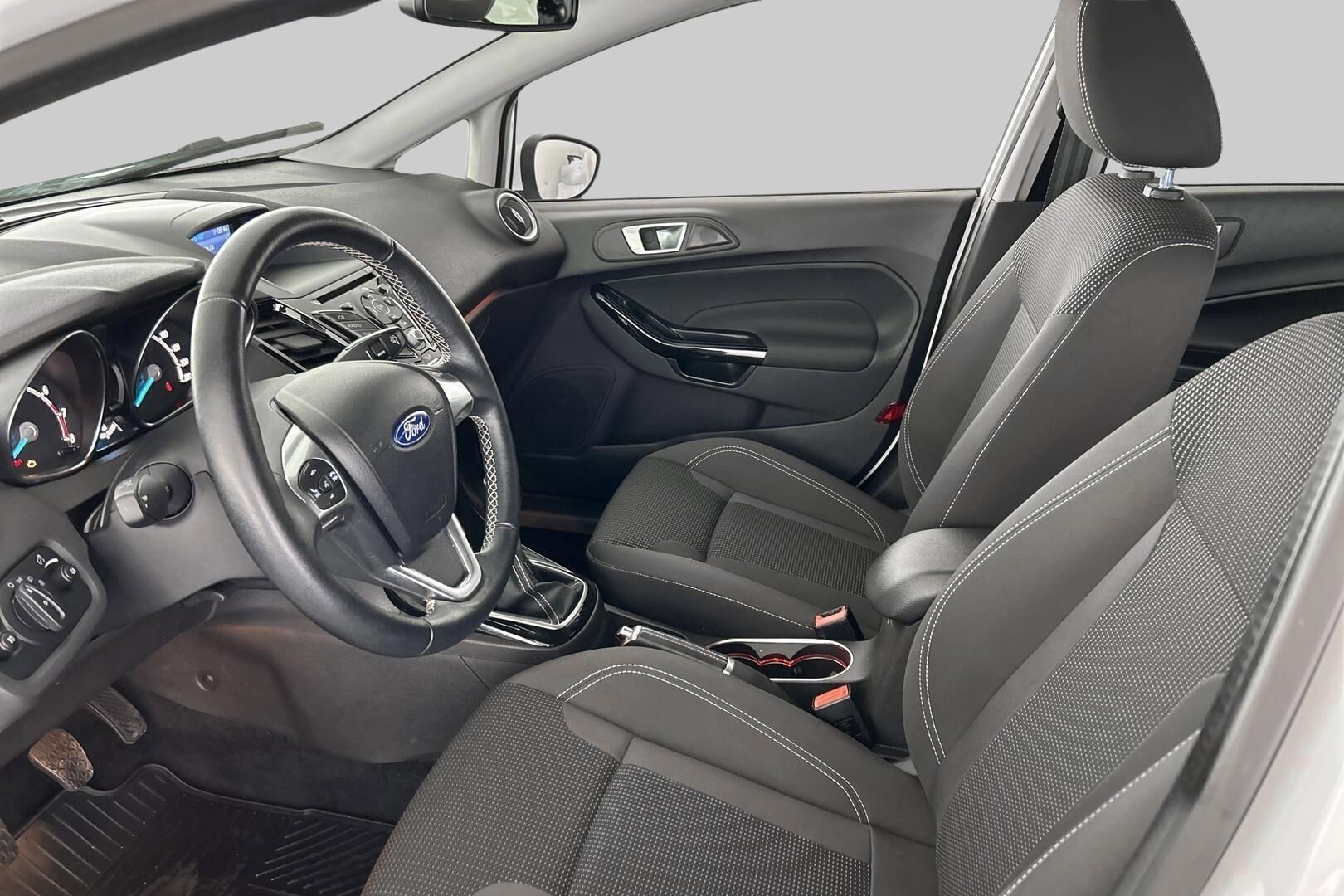 Ford Fiesta iso kuva 5