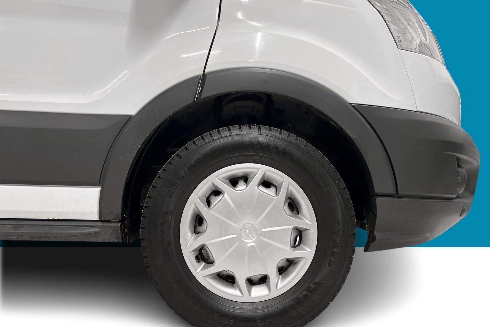 Ford Transit iso kuva 13