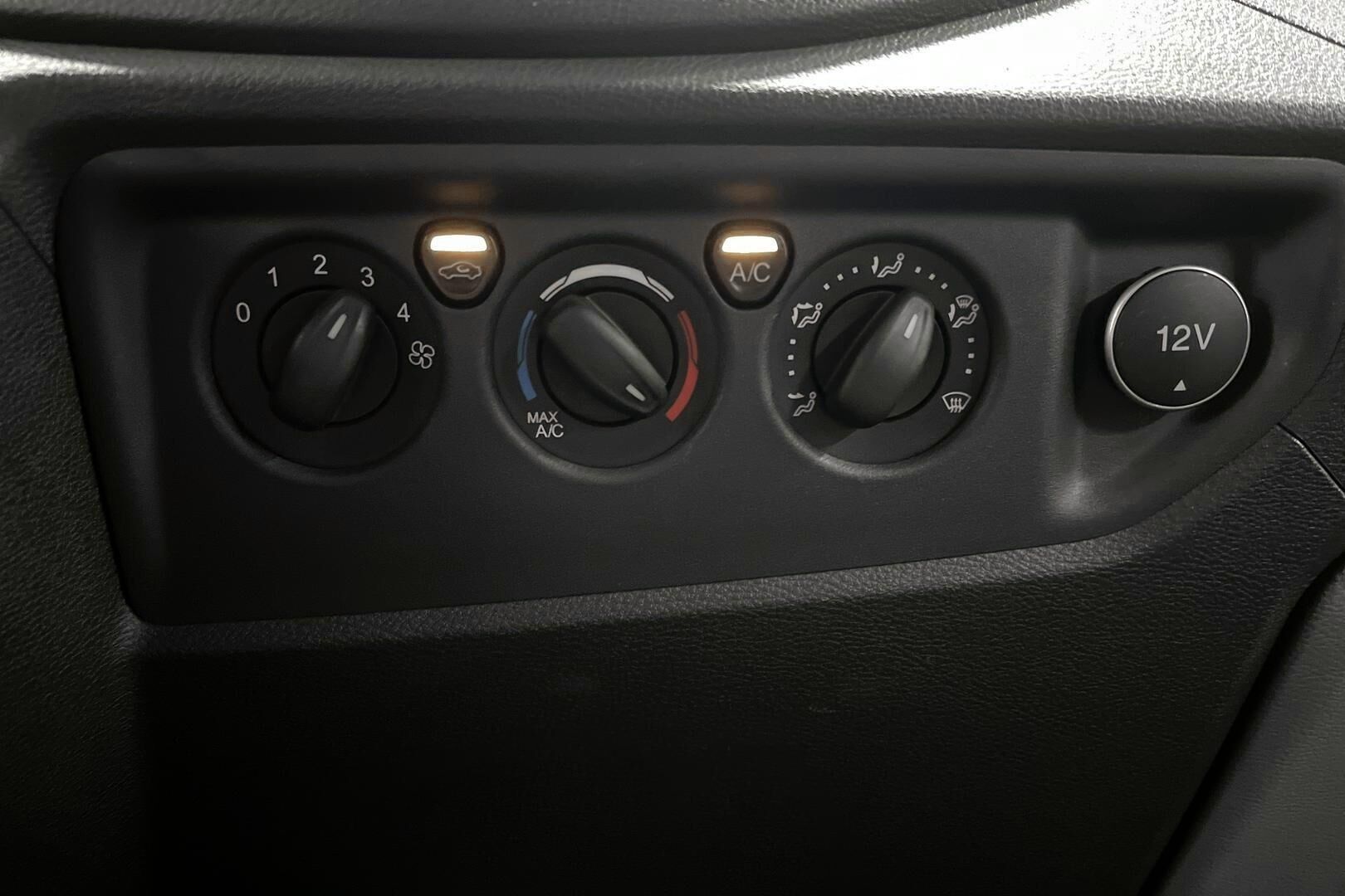 Ford Transit iso kuva 18