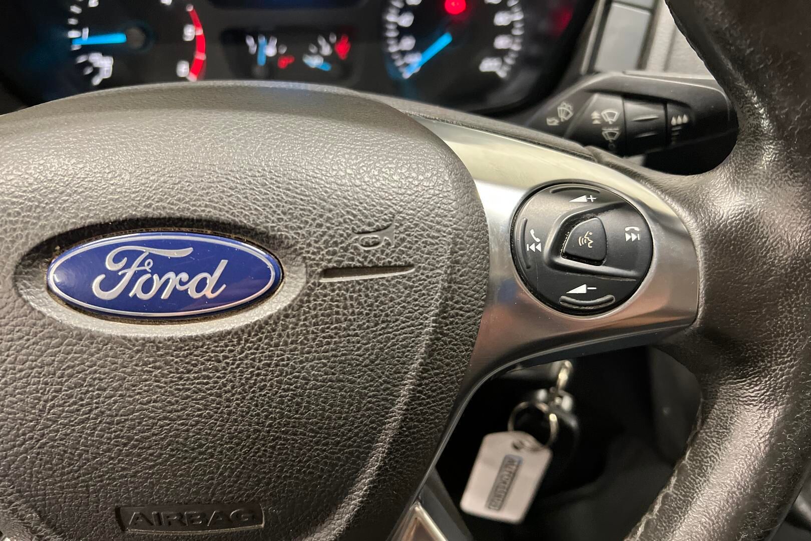 Ford Transit iso kuva 21