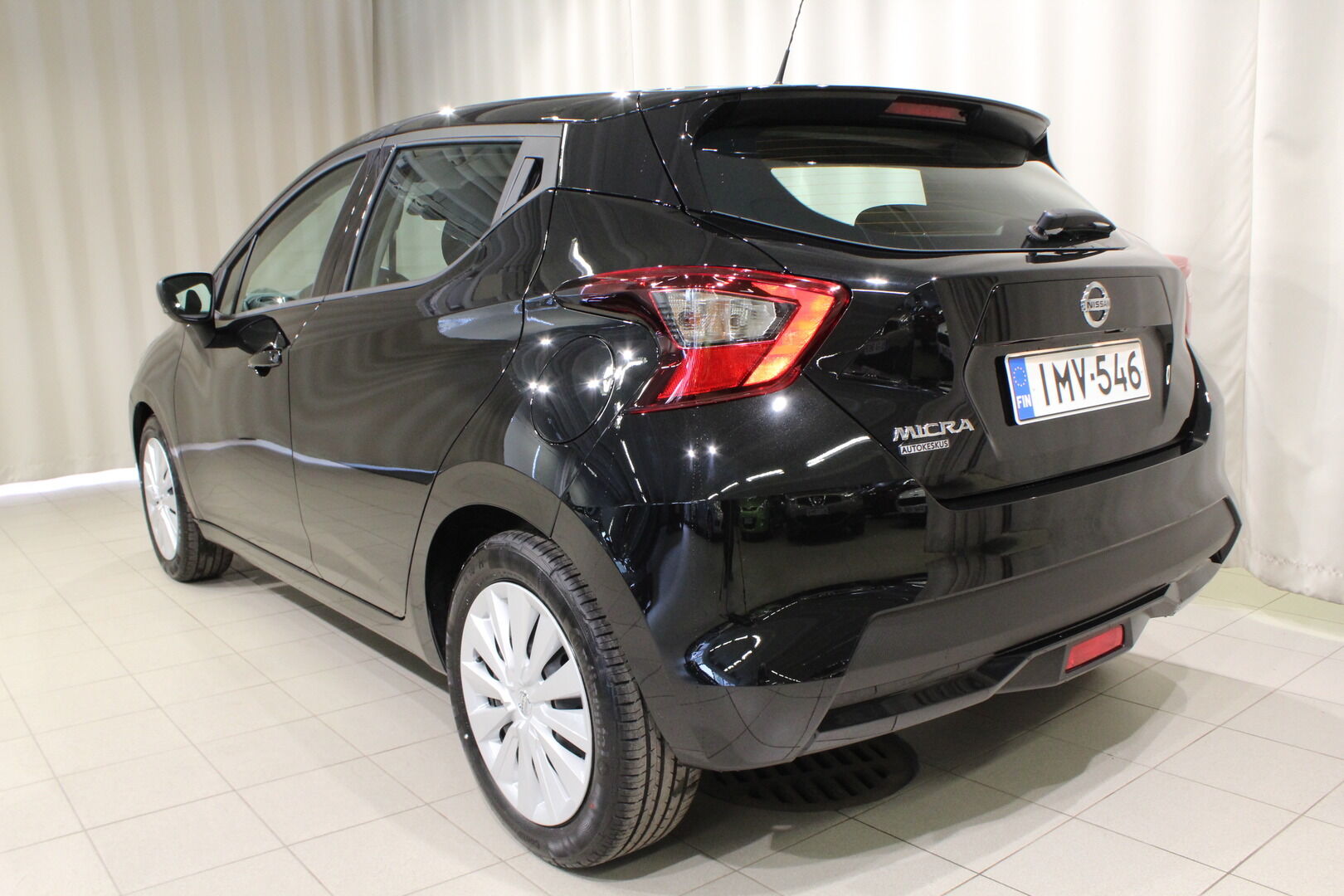 Nissan Micra iso kuva 3