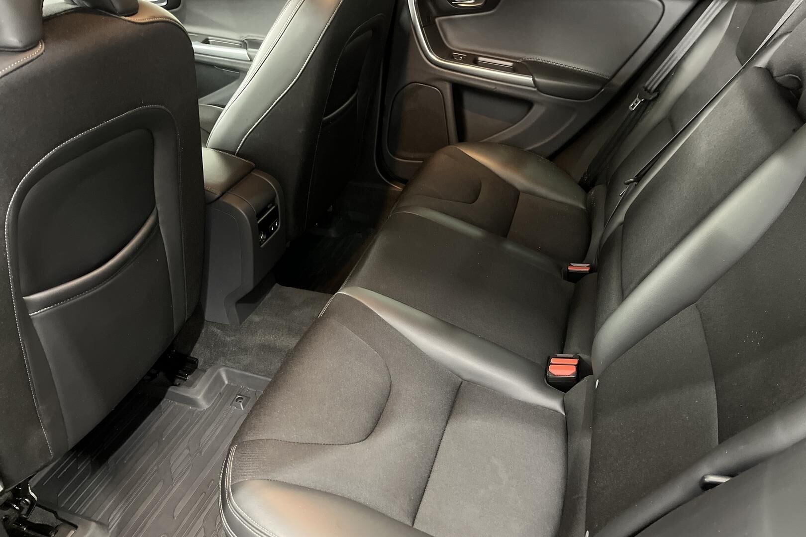 Volvo V60 Cross Country iso kuva 10