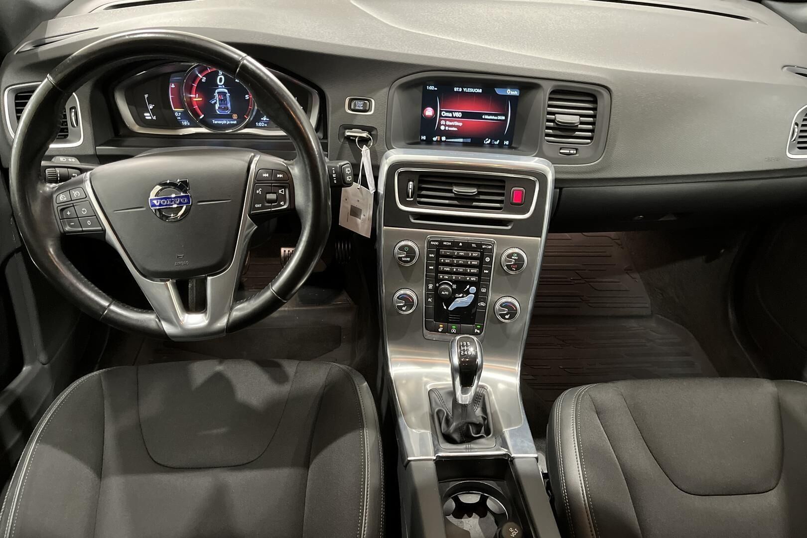 Volvo V60 Cross Country iso kuva 11