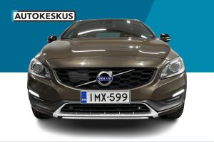 Volvo V60 Cross Country esikatselu 2