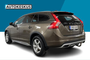 Volvo V60 Cross Country esikatselu 7