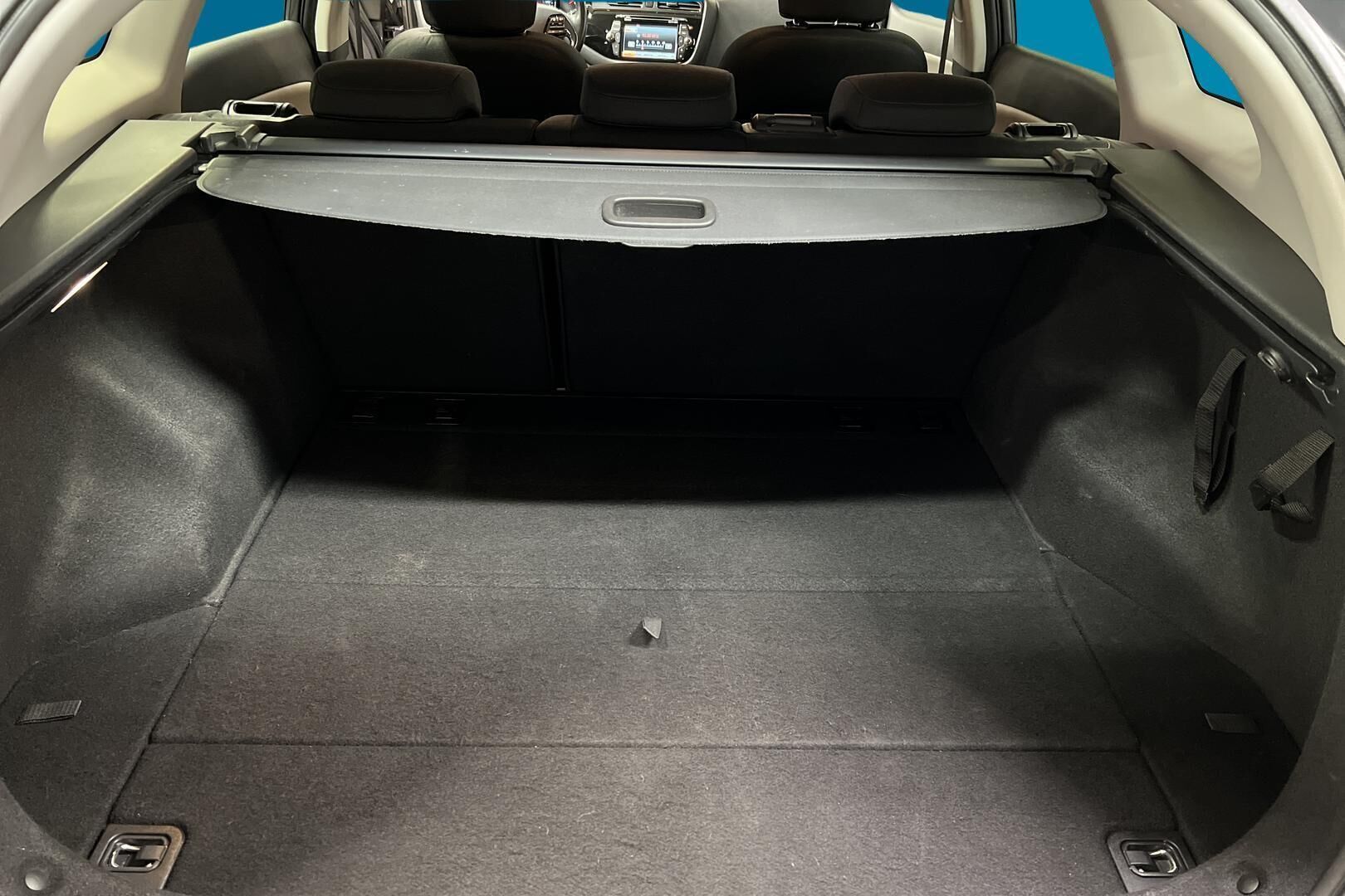 Kia cee'd iso kuva 12