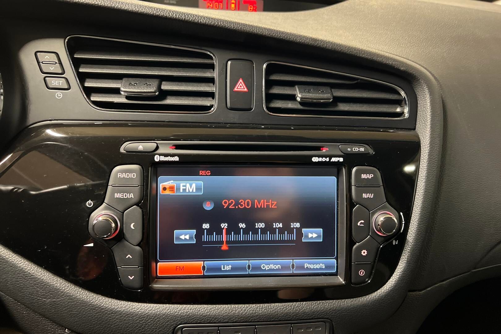 Kia cee'd iso kuva 15