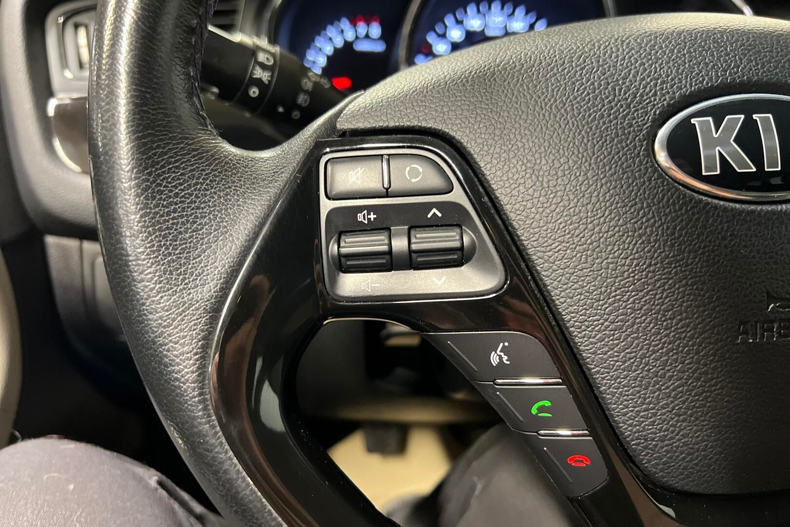 Kia cee'd iso kuva 17