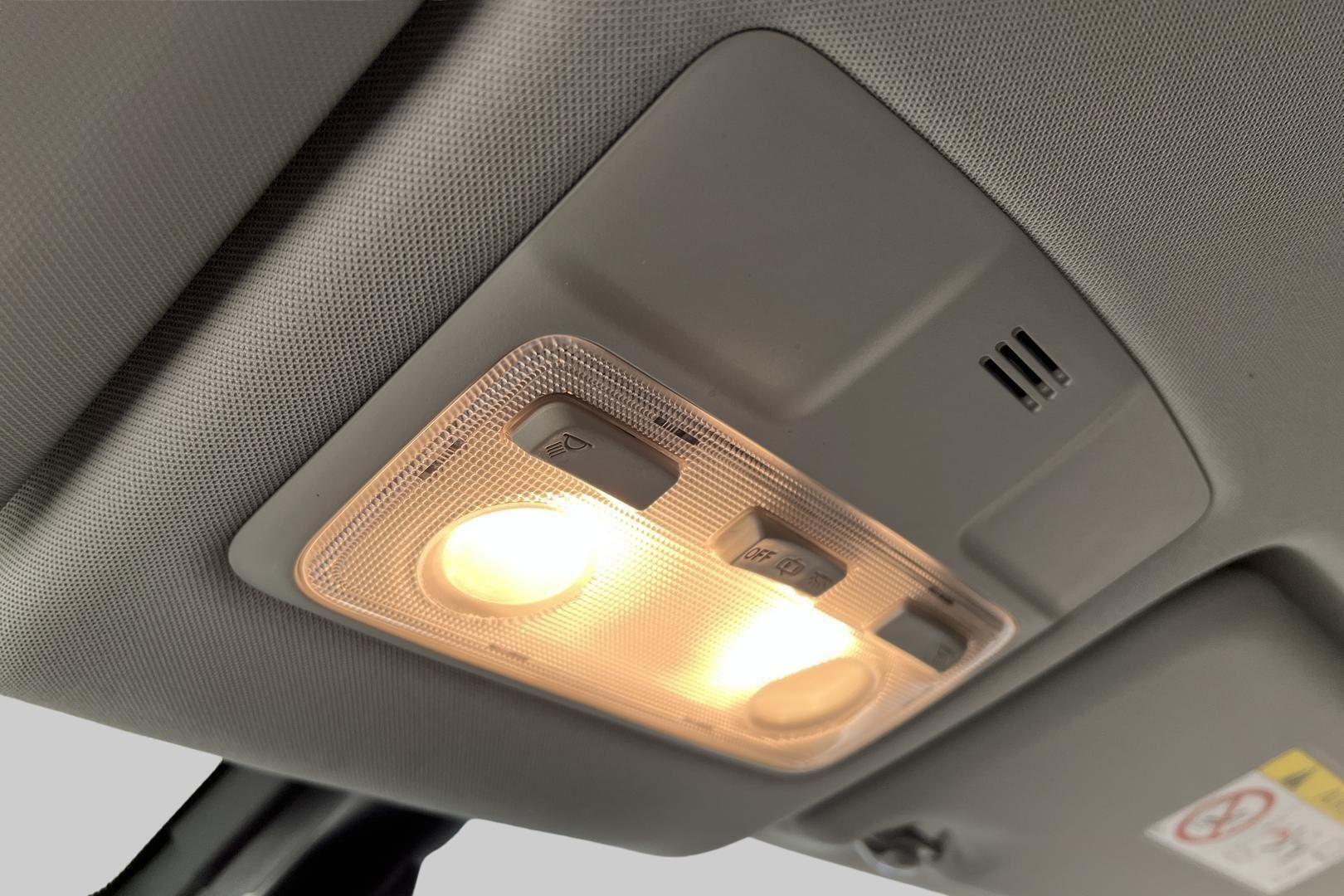 Toyota RAV4 iso kuva 18