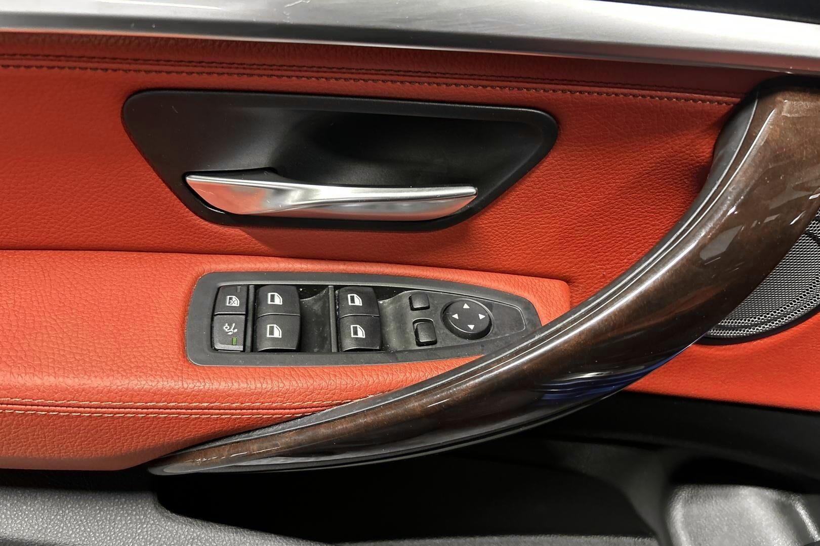 BMW 3-sarja iso kuva 24