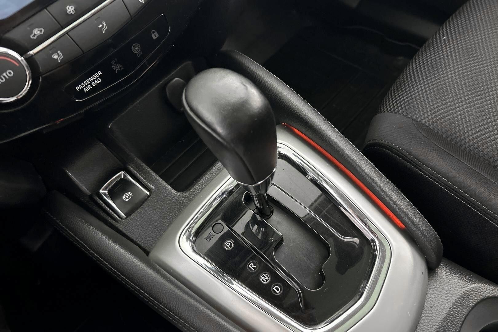 Nissan Qashqai iso kuva 18