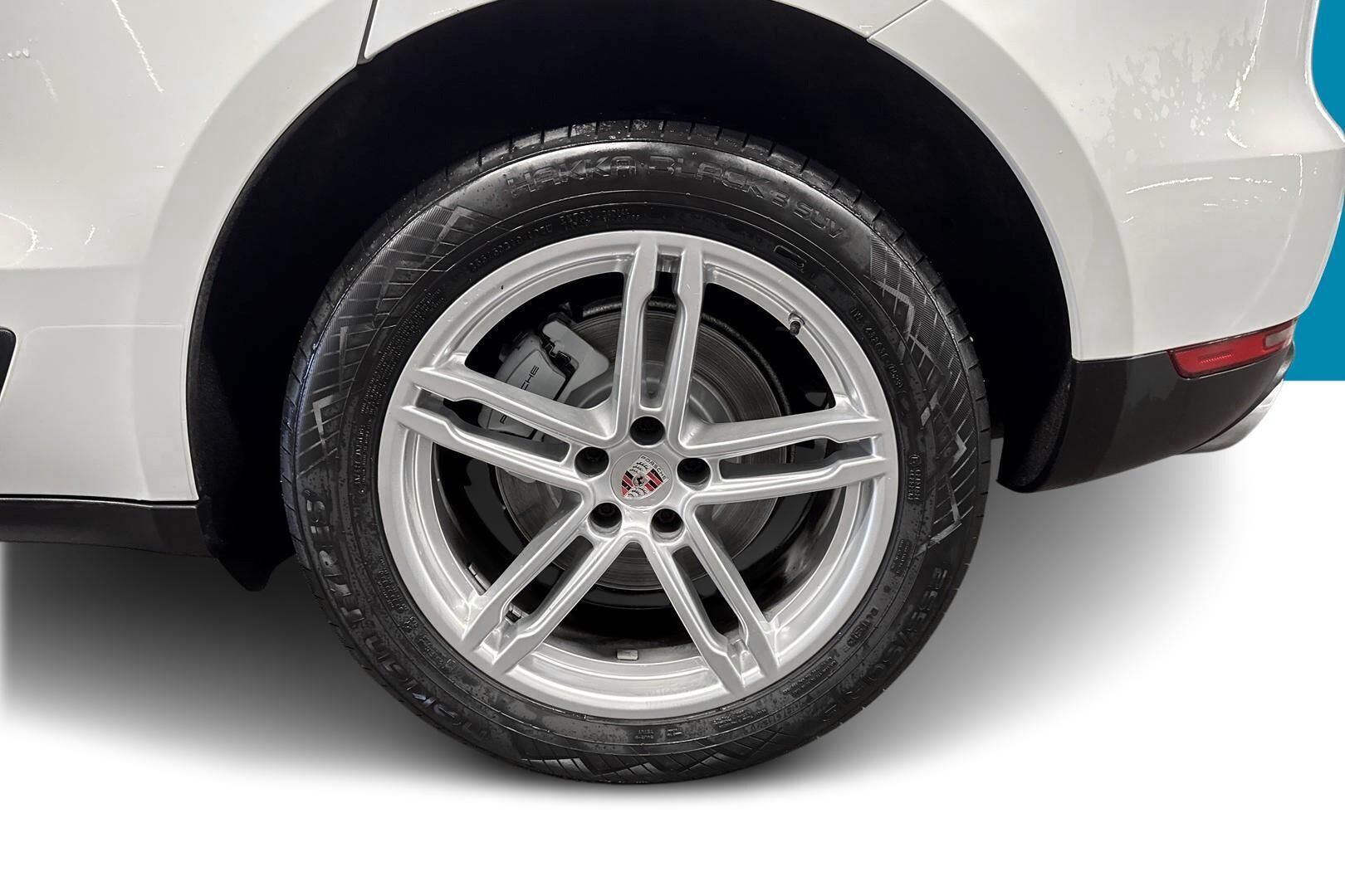Porsche Macan iso kuva 12
