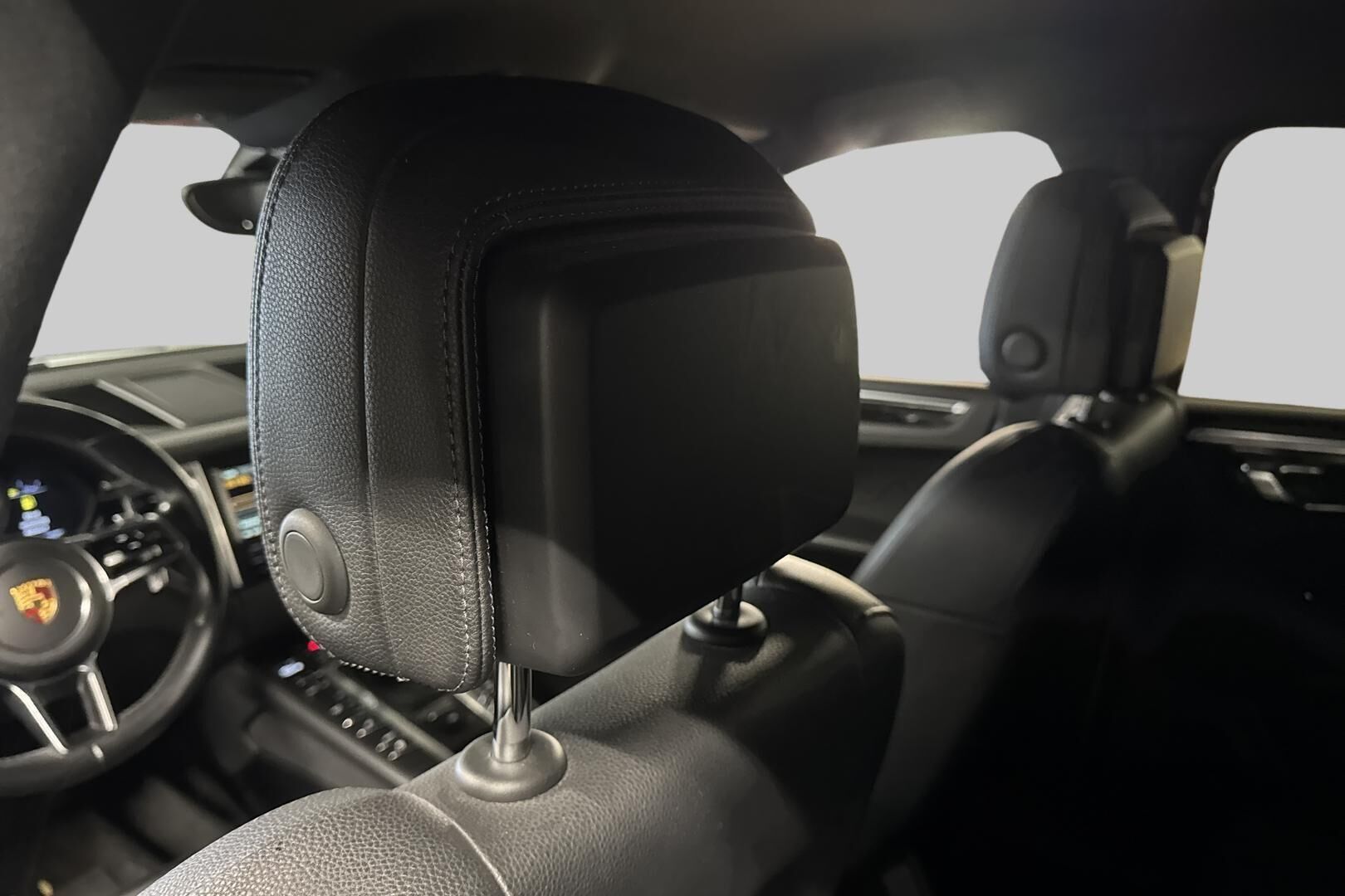 Porsche Macan iso kuva 17