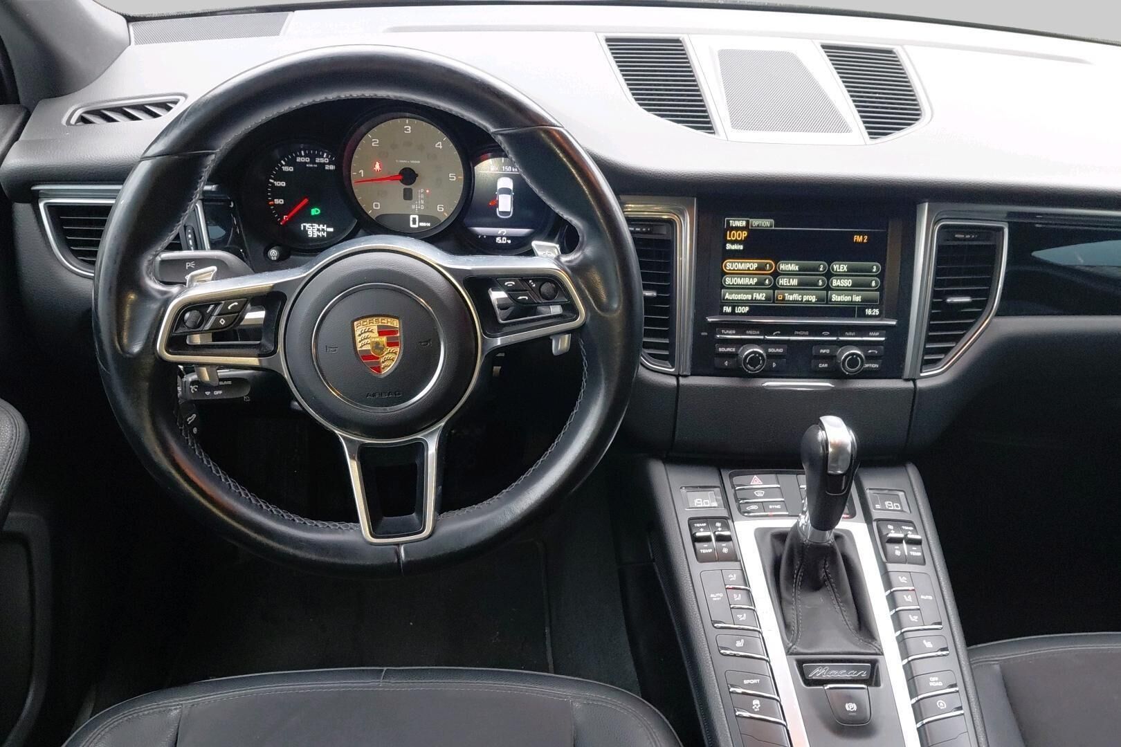 Porsche Macan iso kuva 2