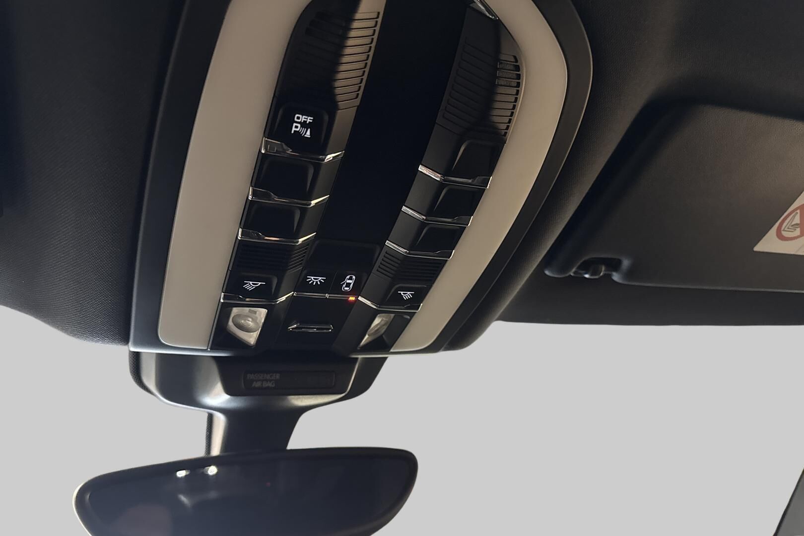 Porsche Macan iso kuva 34