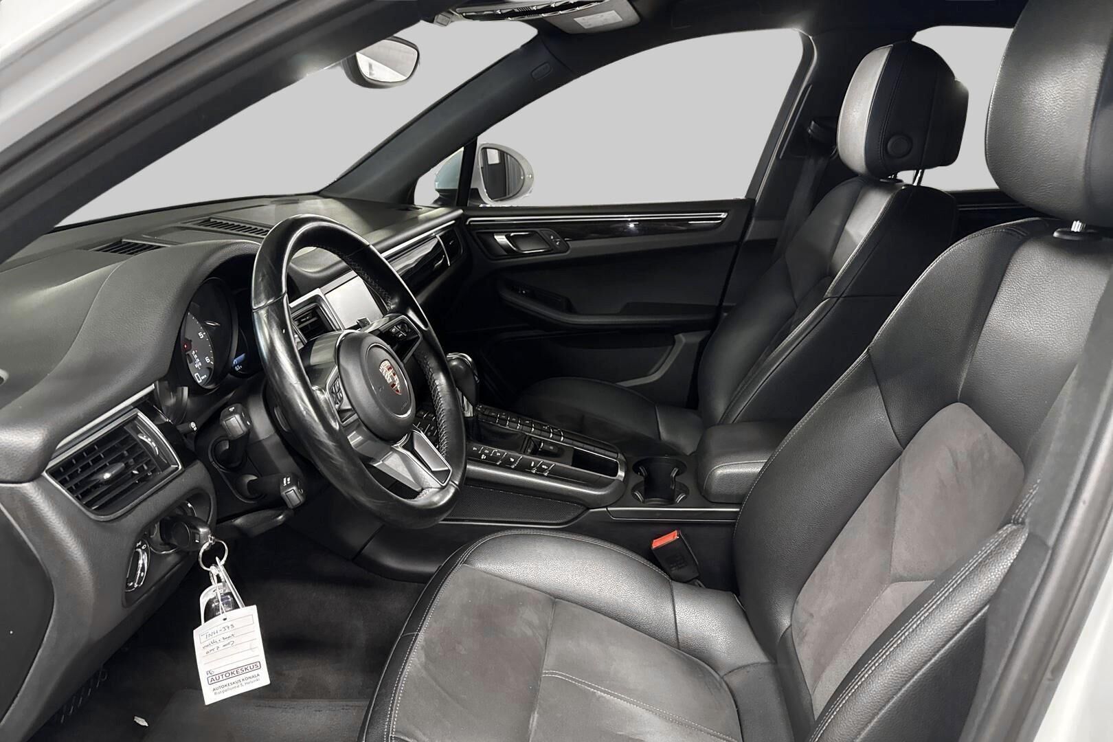 Porsche Macan iso kuva 7