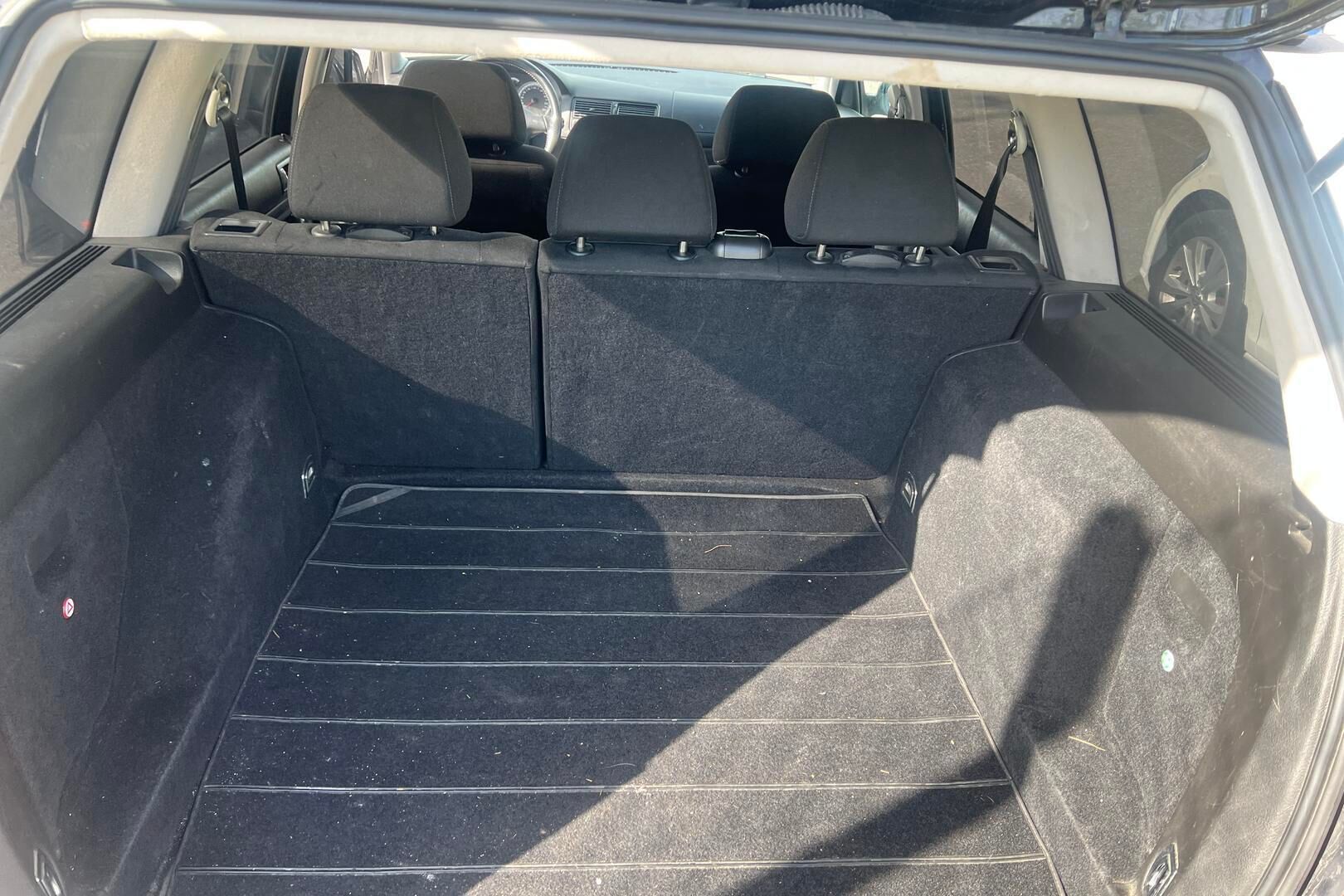 Volkswagen Golf Variant iso kuva 11