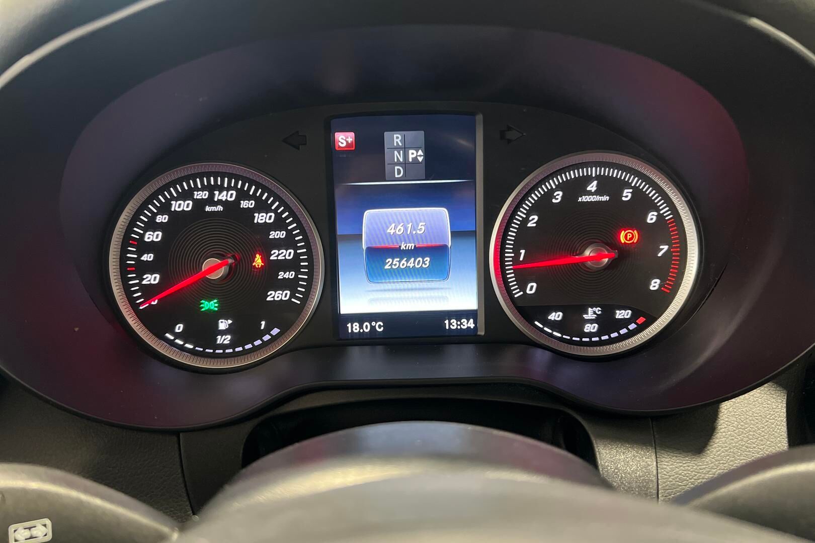 Mercedes-Benz C iso kuva 13