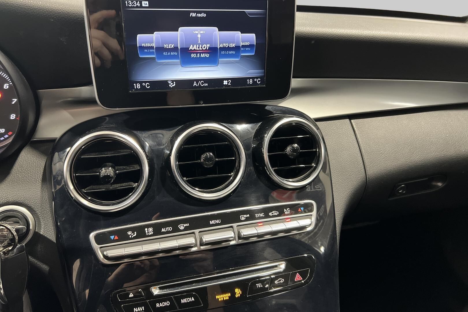 Mercedes-Benz C iso kuva 14