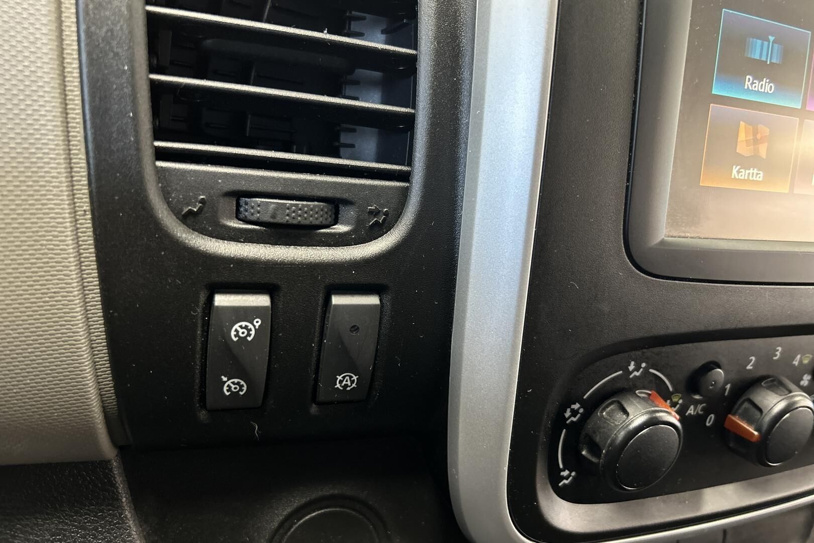 Renault Trafic iso kuva 17